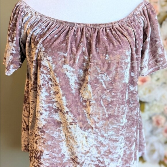 Acemi Crushed Velvet Off-The-Shoulder Loose Fit Pink Blouse Size Medium - Picture 2 of 6